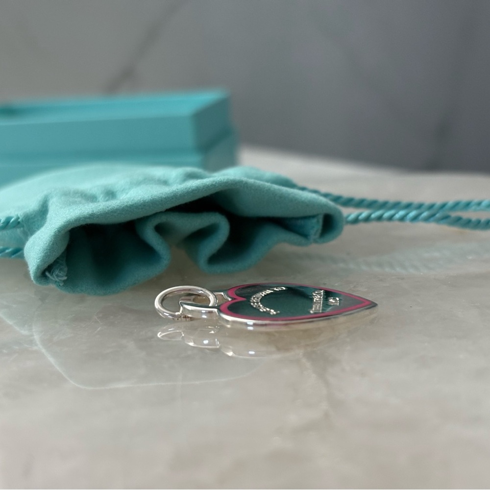 Authentic Tiffany & Co. Large 37mm Silver Heart Charm, pink enamel - Picture 12 of 14